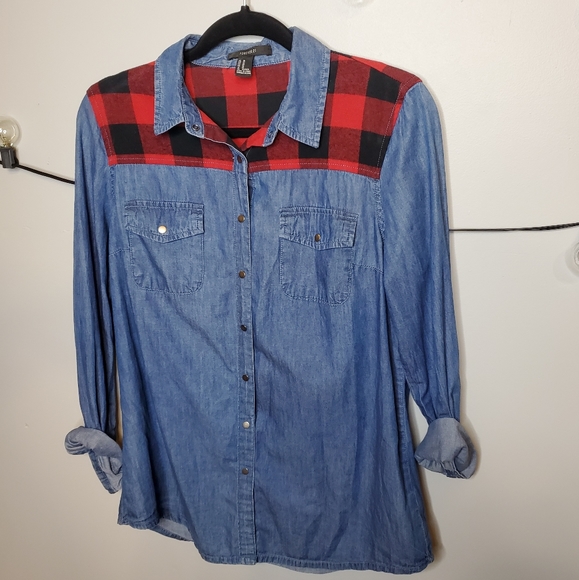 Forever 21 Tops - Denim / flannel button down - fall perfection!